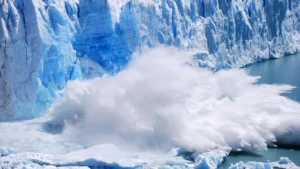 Pesquisadores alertam sobre 3.100 "glaciares em ascensão" que podem provocar inundações e avalanches.