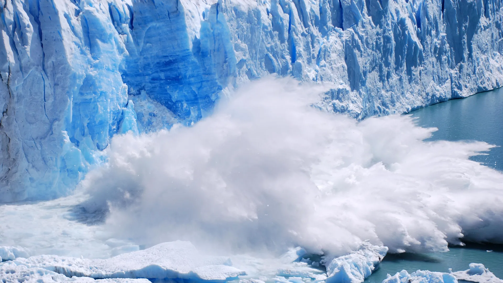 Pesquisadores alertam sobre 3.100 "glaciares em ascensão" que podem provocar inundações e avalanches.